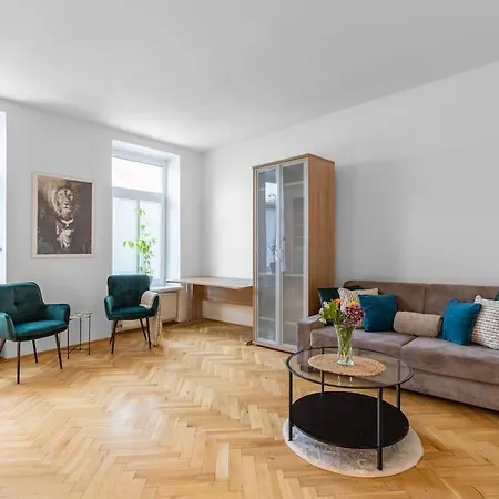 Urban Oasis Near Park And Center Apartman *