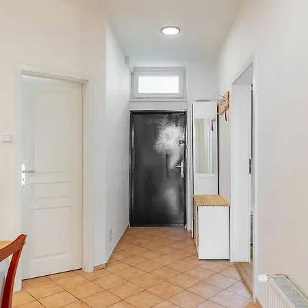 Urban Oasis Near Park And Center